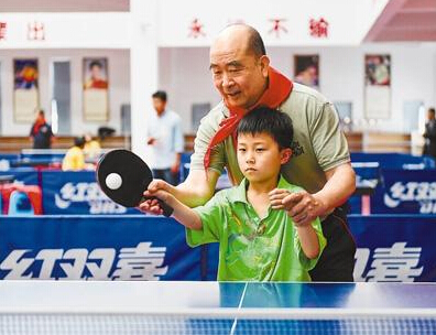 乒乓球老国手梁戈亮：教孩子打球让我很幸福