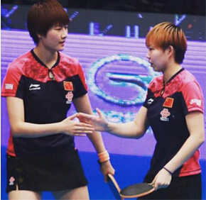 2015乒乓球巡回赛总决赛：丁宁／朱雨玲女双夺冠