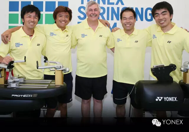 2016年澳网开赛在即 尤尼克斯穿线团队整装待发